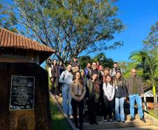 Fotos de eventos de distribuição de mudas Semana do Meio Ambiente