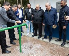 Foto de autoridades em cerimônia de inauguração
