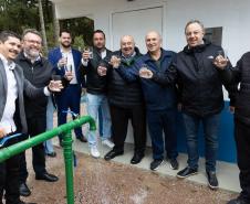 Foto de autoridades em cerimônia de inauguração