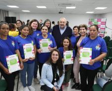 Foto de cerimônia de formação de recicladoras