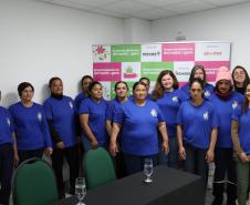 Foto de cerimônia de formação de recicladoras