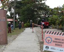 Foto de obras de saneamento da Ilha do Mel