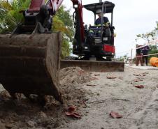 Foto de obras de saneamento da Ilha do Mel