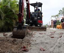 Foto de obras de saneamento da Ilha do Mel