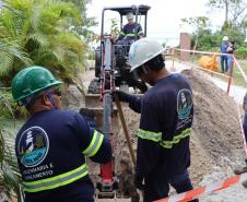 Foto de obras de saneamento da Ilha do Mel