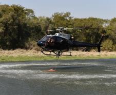 Foto de operação de queimada controlada no parque do Cerrado