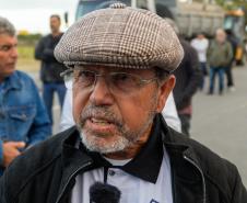 Foto de autoridades durante cerimônia da nova orla de Pontal