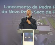 Foto de cerimônia de pedra fundamental do Porto Seco