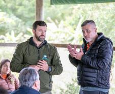 Apresentação de projeto de energia solar na Ilha do Mel