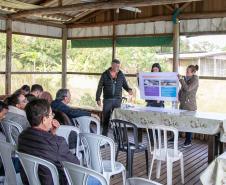 Apresentação de projeto de energia solar na Ilha do Mel