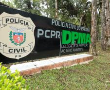 Foto de coletiva de imprensa na Polícia Civil