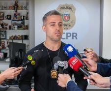 Foto de coletiva de imprensa na Polícia Civil