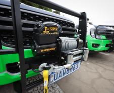 Foto de entrega de equipamentos de perfuração ao IAT