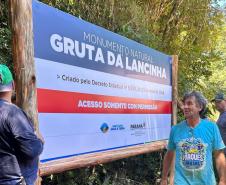 Foto de ação na Gruta da Lancinha