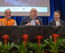 Foto de autoridades em Conferência do Clima