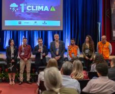 Foto de autoridades em Conferência do Clima