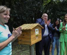 Foto de cerimônia de instalação de meliponários
