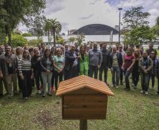 Foto de cerimônia de instalação de meliponários