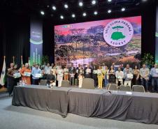 Com recorde, Estado premia 308 organizações e municípios com o Selo Clima Paraná