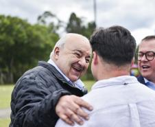 Foto de autoridades em evento