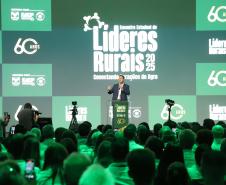 Foto de autoridades em evento