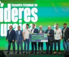 Foto de autoridades em evento