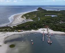 Com saneamento e inovações no acesso, Ilha do Mel ganha mais turistas e já projeta o futuro