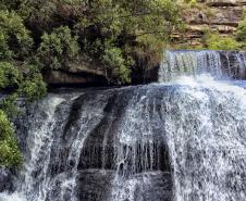 Verão na natureza: 5 cachoeiras para conhecer nas Unidades de Conservação do Paraná
