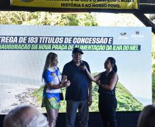 Governo entrega praça de alimentação e regularização fundiária para famílias da Ilha do Mel