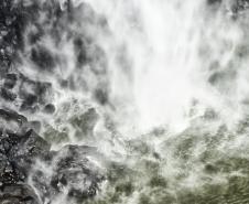 Verão na natureza: 5 cachoeiras para conhecer nas Unidades de Conservação do Paraná