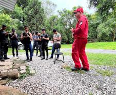 Foto de ação educativa no Pico Paraná