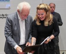 Foto de autoridades em evento