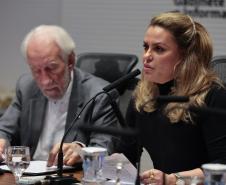 Foto de autoridades em evento