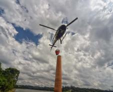 Foto de exercício de treinamento do IAT com helicóptero