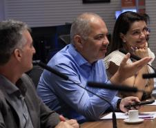 Foto de reunião de autoridades