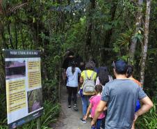 Foto de visitantes no Parque Estadual Rio da Onça