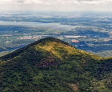 Foto de montanha do Paraná