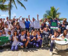 Foto de entrega da nova estrutura da Ilha das Cobras