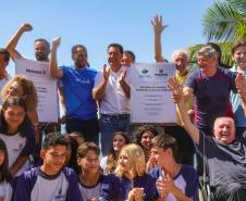 Foto de entrega da nova estrutura da Ilha das Cobras