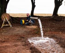 Foto de perfuração de poço no Paraná