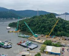 Foto de obras da Ponte de Guaratuba