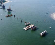 Foto de obras da Ponte de Guaratuba
