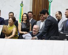 Foto de cerimônia com autoridades
