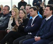Foto de solenidade com autoridades