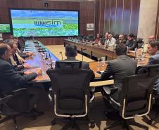 Foto de reunião com autoridades