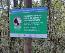 Foto de placa de sinalização do IAT