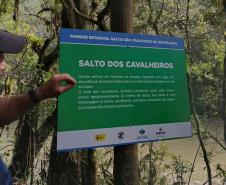 Foto de placa de sinalização do IAT
