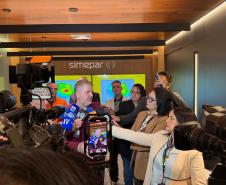 Foto de reunião com imprensa sobre El Nino
