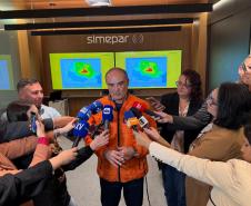 Foto de reunião com imprensa sobre El Nino