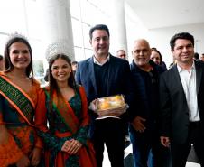 Foto de solenidade com autoridades